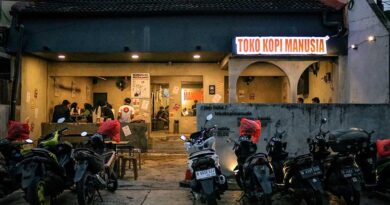 Toko Kopi Manusia Hadirkan “Kopi Jos”: Merasakan Keunikan Kopi Khas Yogyakarta