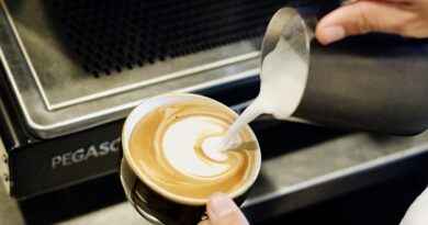 Dari Secangkir Kopi, Peluang Masa Depan Diseduh di Láska Hotel Subang